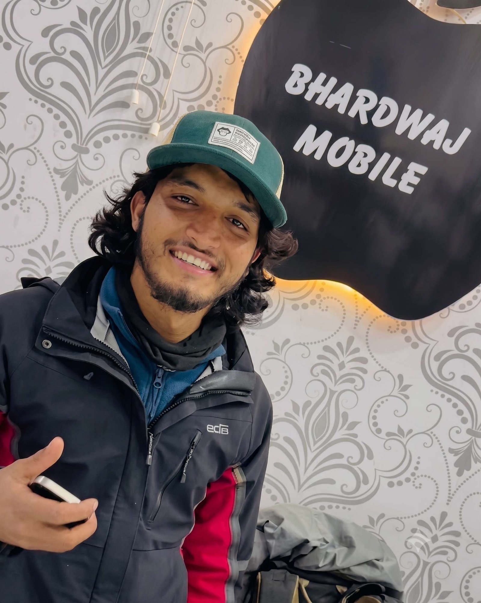 iPhone Delivery at Bhardwaj Mobile Joshiyara